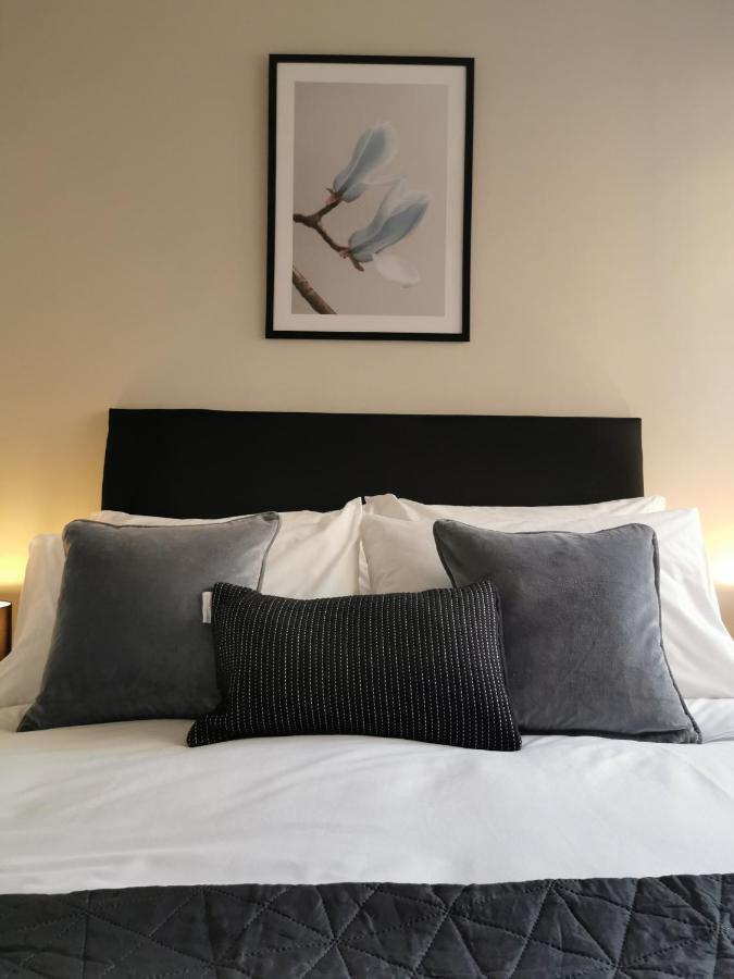 Axiom Apartment - Beautiful Stylish 2 Bed. Cheltenham Exteriör bild